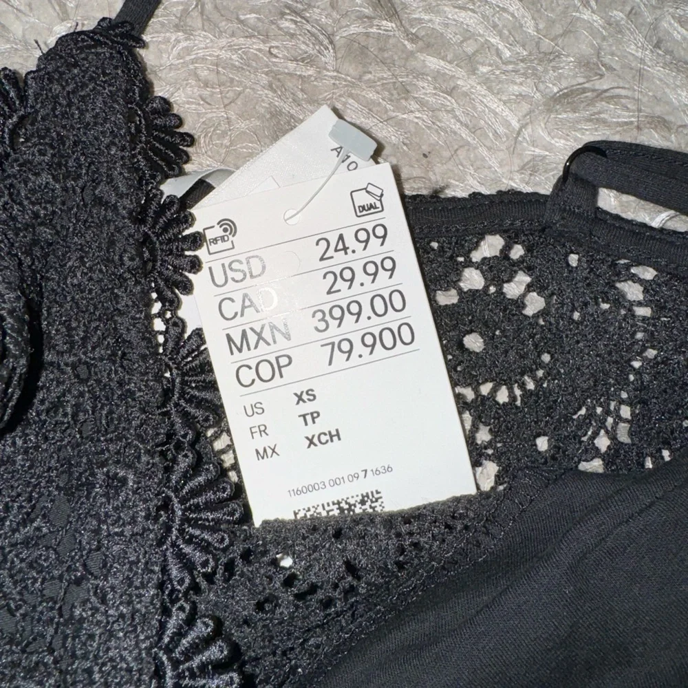 H&M Black Crochet Cropped Tank! - Picture 3 of 4